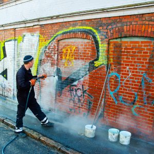 élimination graffitis murs tags nettoyage haute pression eau